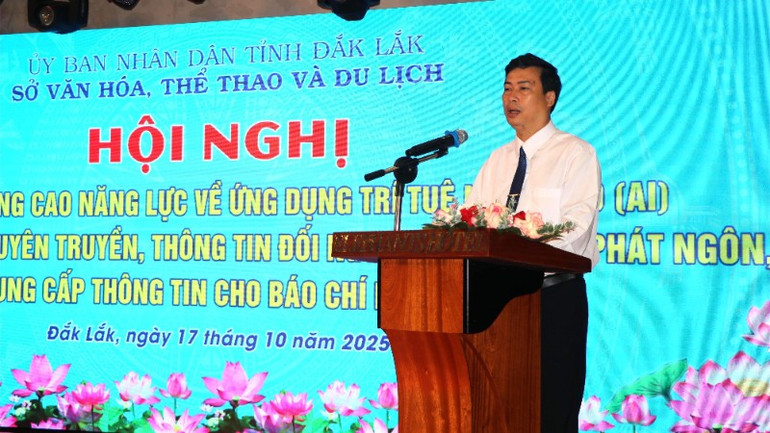 Giám đốc Sở Văn hóa, Thể thao và Du lịch tỉnh Đắk Lắk Trần Hồng Tiến phát biểu khai mạc hội nghị.